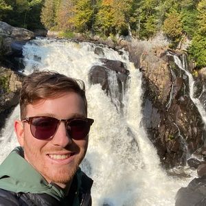 Meet your Posher, Jonathan